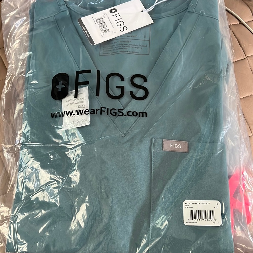 BNWT FIGS HYDROGREEN SET